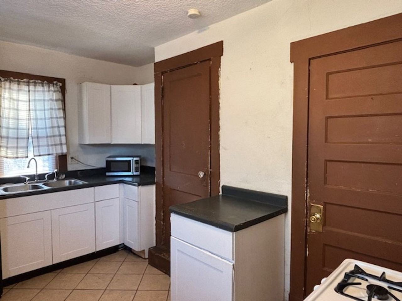 1074 5th St E - Photo 3 of 35