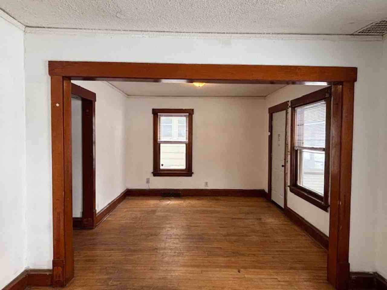 1074 5th St E - Photo 6 of 35