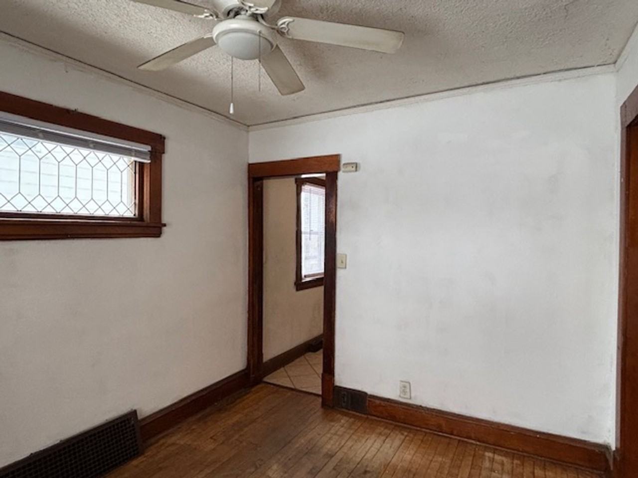 1074 5th St E - Photo 7 of 35