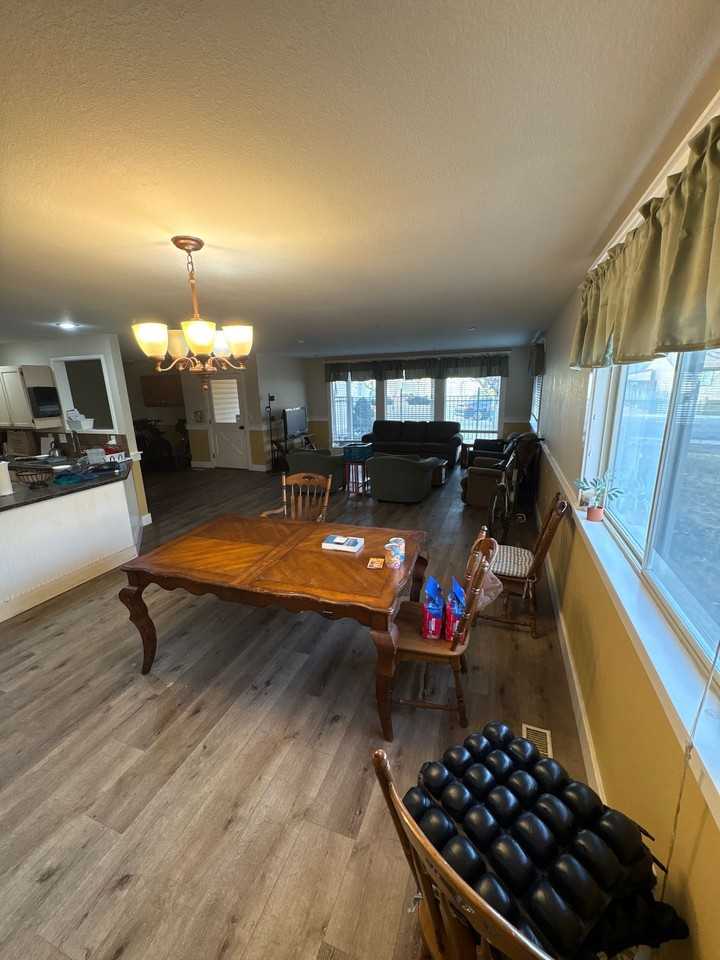 E. Oakcrest - Photo 5 of 9