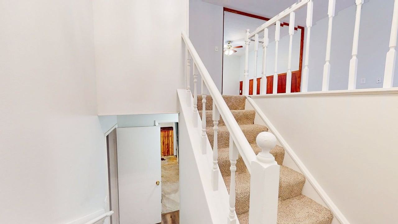 2862 Chatsworth Way - Photo 2 of 35