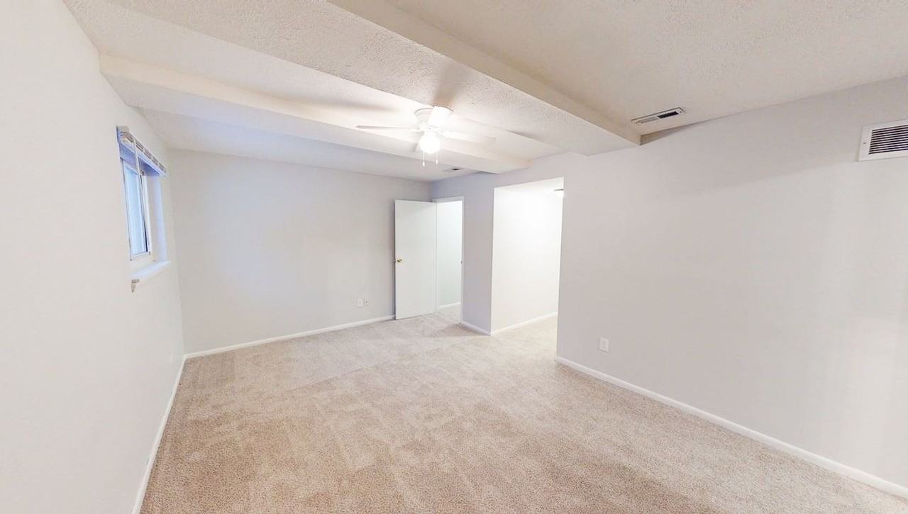 2862 Chatsworth Way - Photo 4 of 35