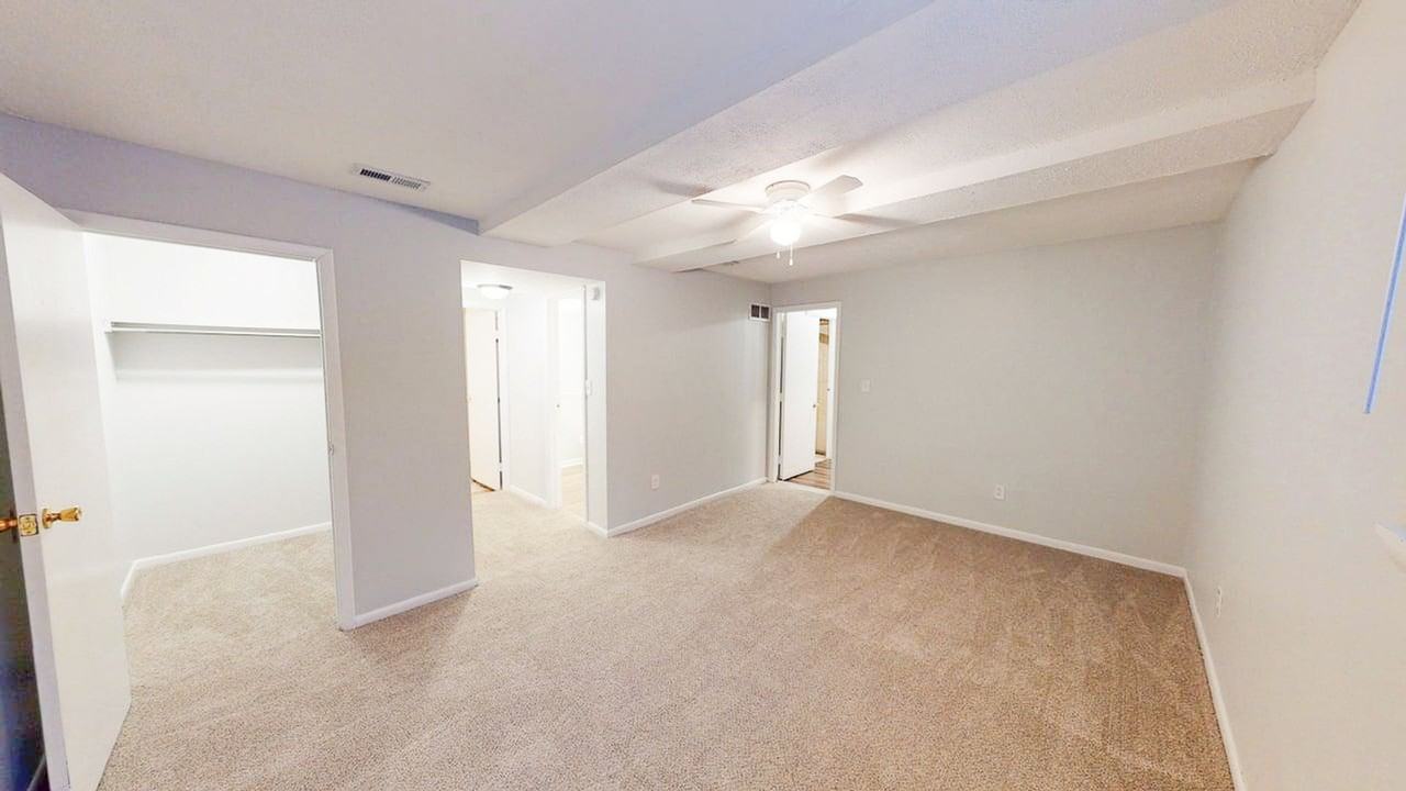 2862 Chatsworth Way - Photo 5 of 35