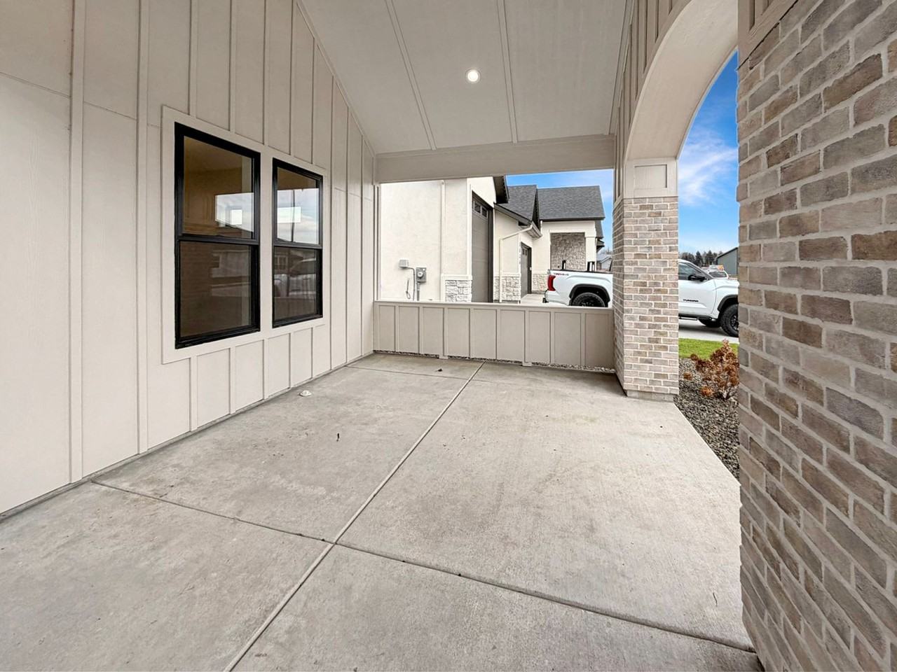 3468 W Retreat St - Photo 3 of 30