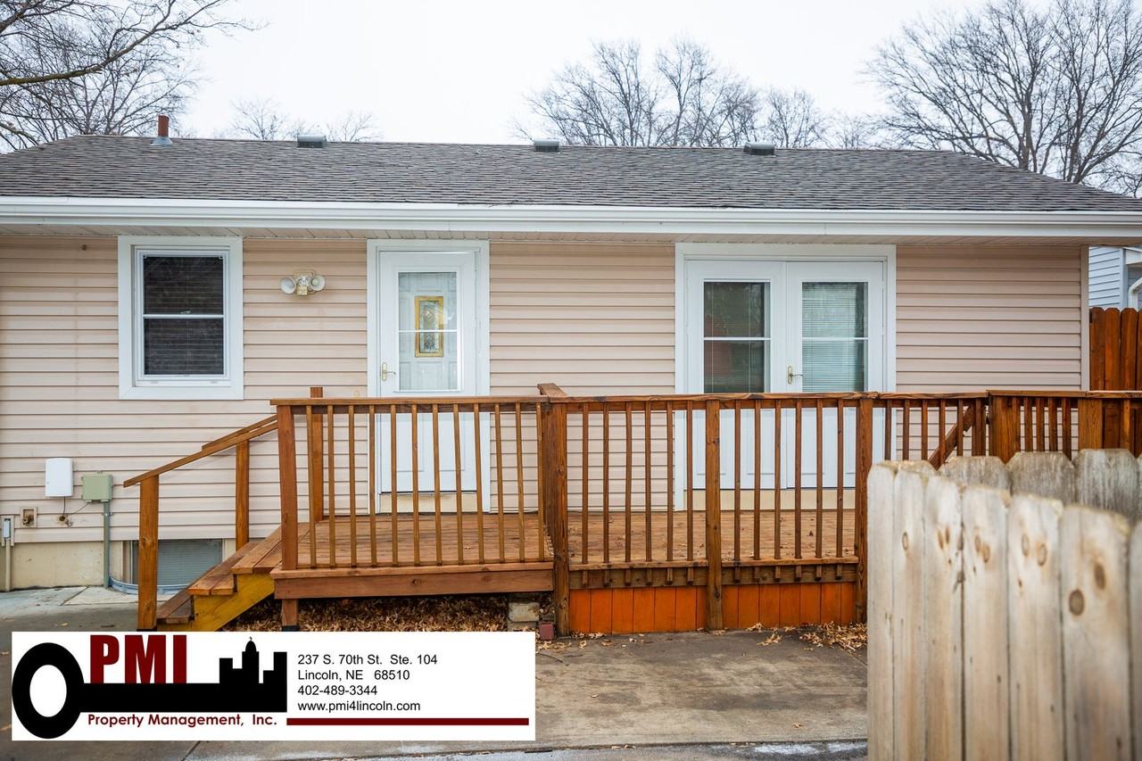 7051 Holdrege St - Photo 4 of 45