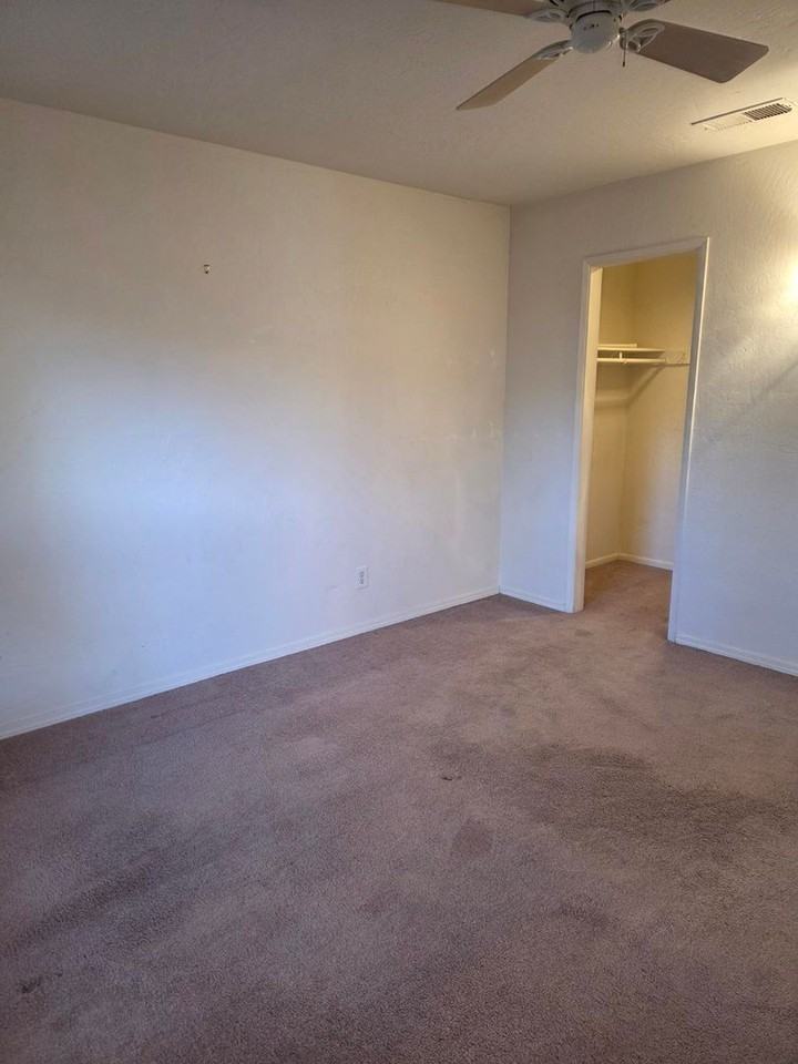 17 Village Ln - Photo 7 of 11