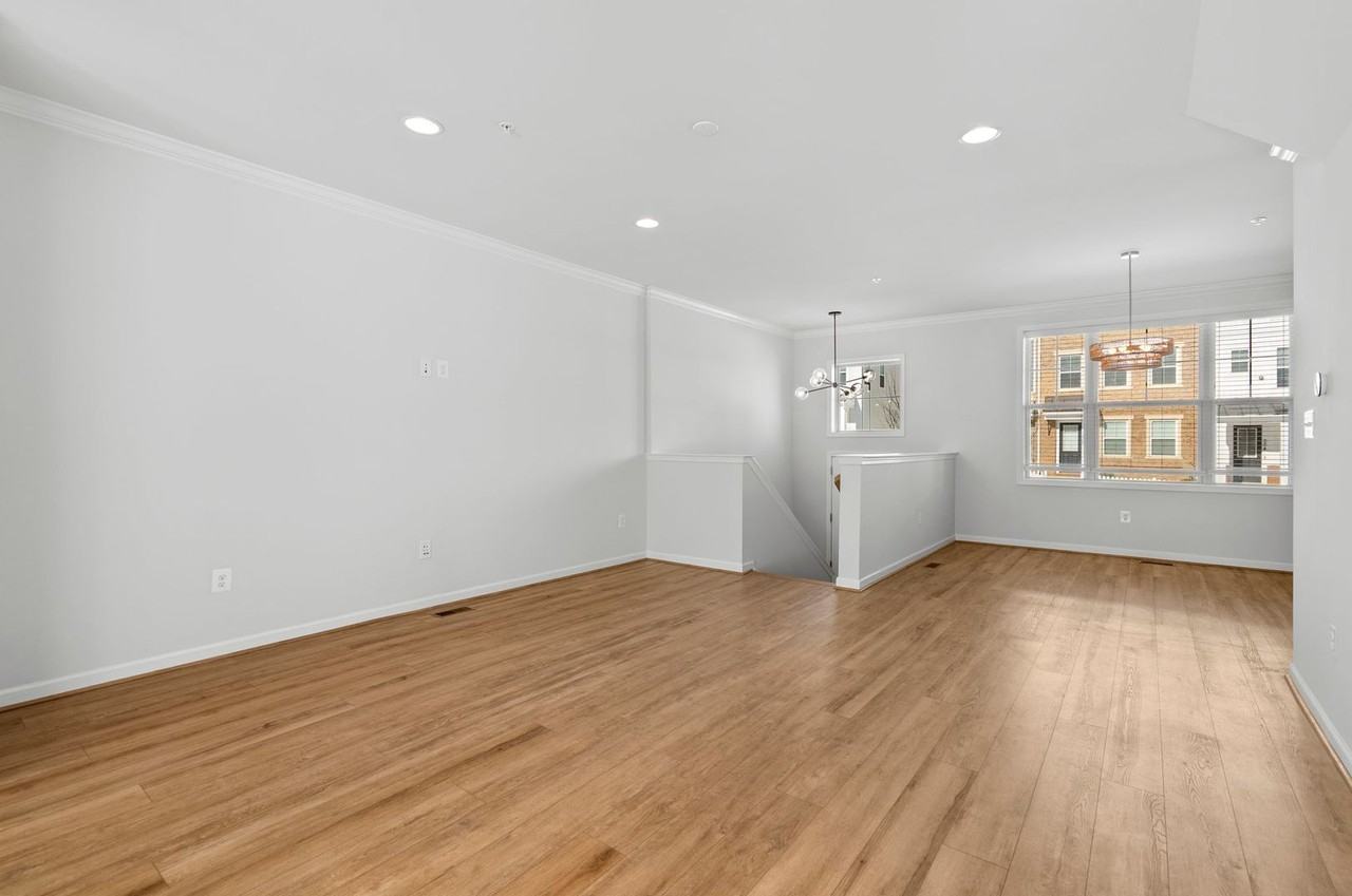 257 Redpoll Aly - Photo 3 of 46