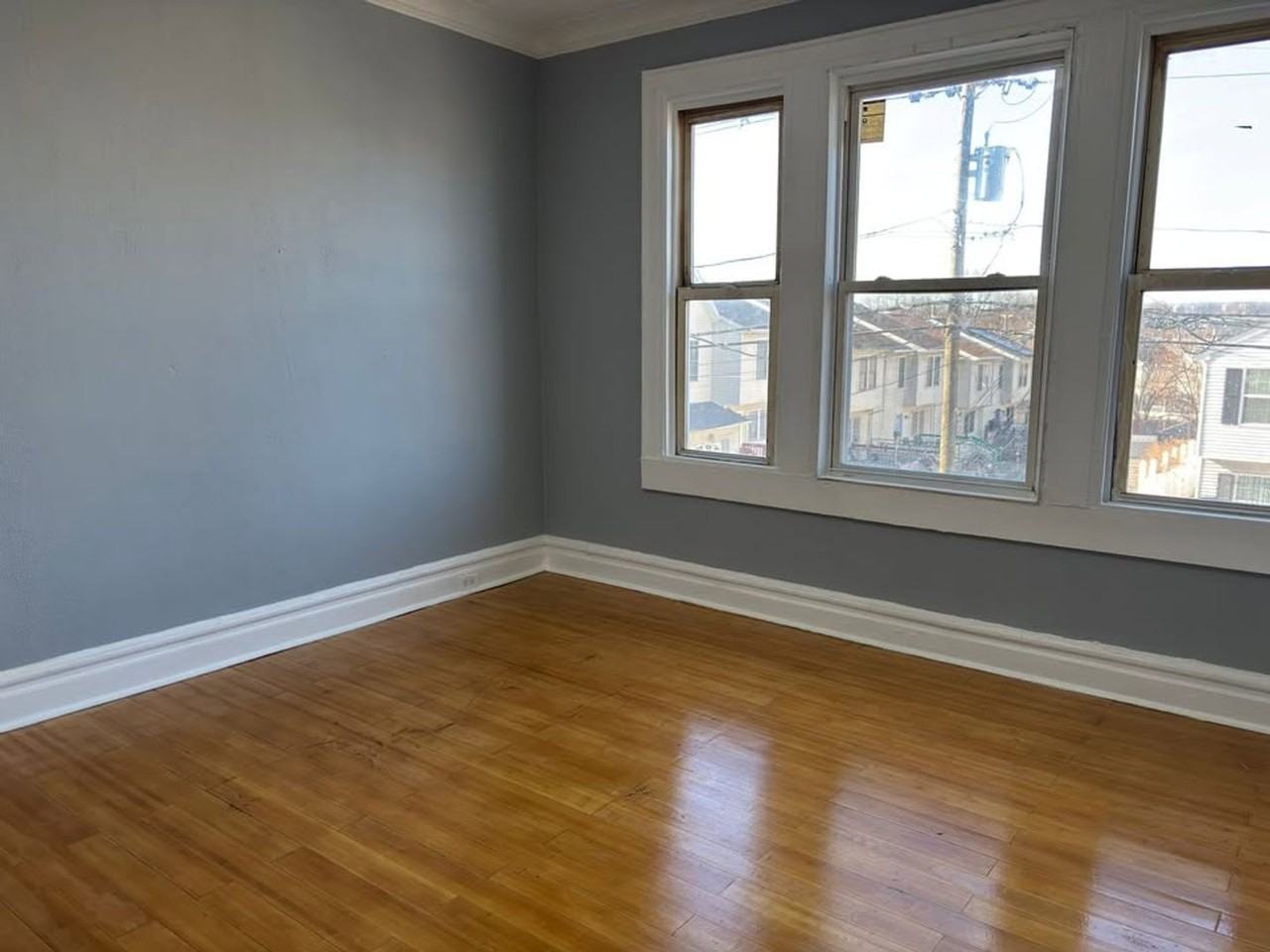 702 S 19th St - Photo 2 of 9