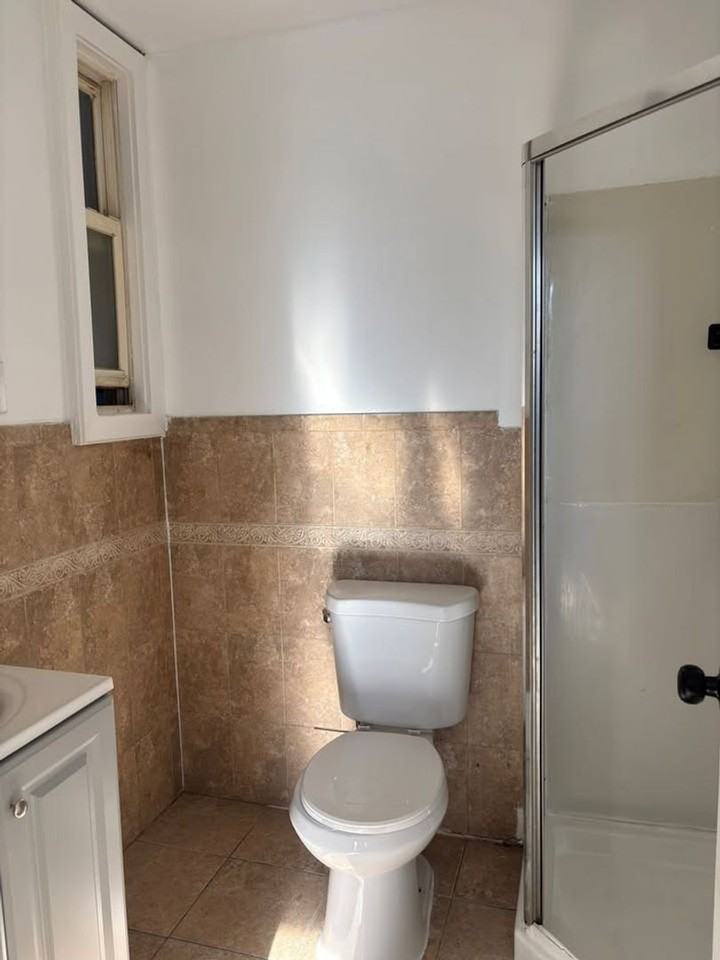 702 S 19th St - Photo 5 of 9