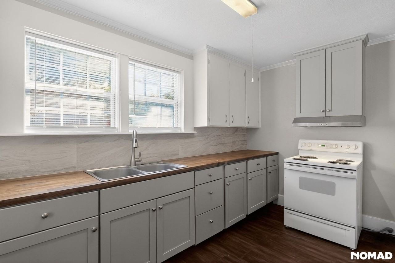 2002 E 51st St - Photo 6 of 31