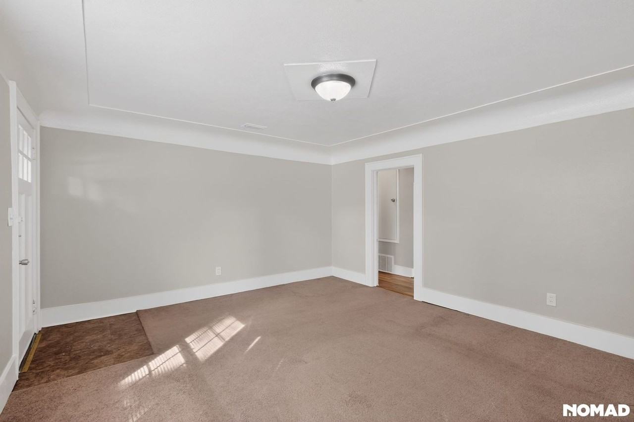 2002 E 51st St - Photo 4 of 31