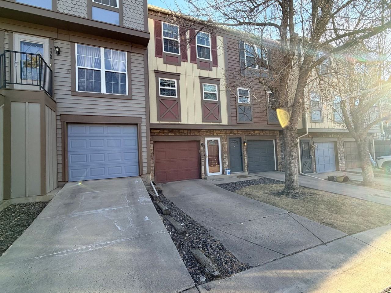 2502 E Nichols Cir - Photo 2 of 26