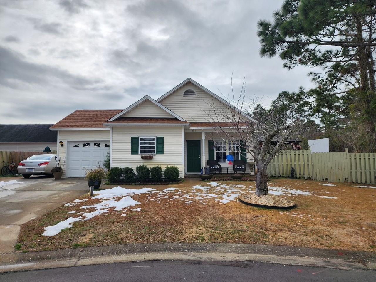 504 Burroughs Dr - Photo 2 of 26