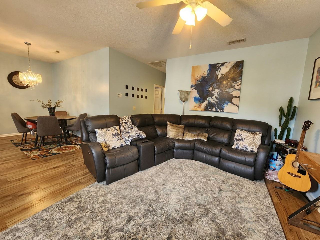 504 Burroughs Dr - Photo 5 of 26