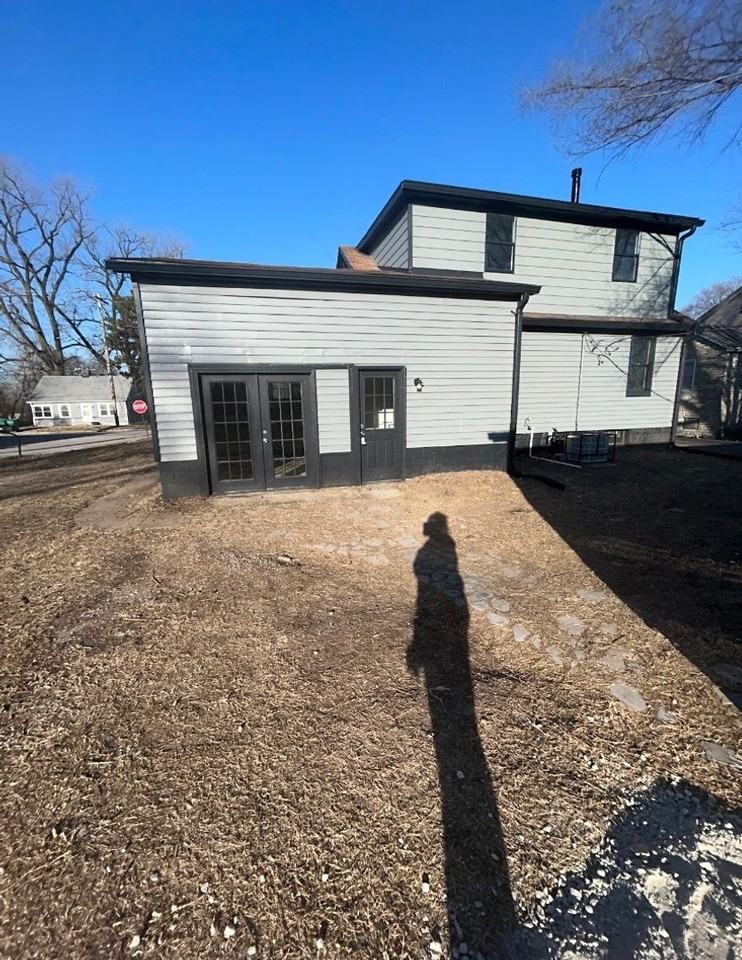 3306 Falling Springs Rd - Photo 2 of 15