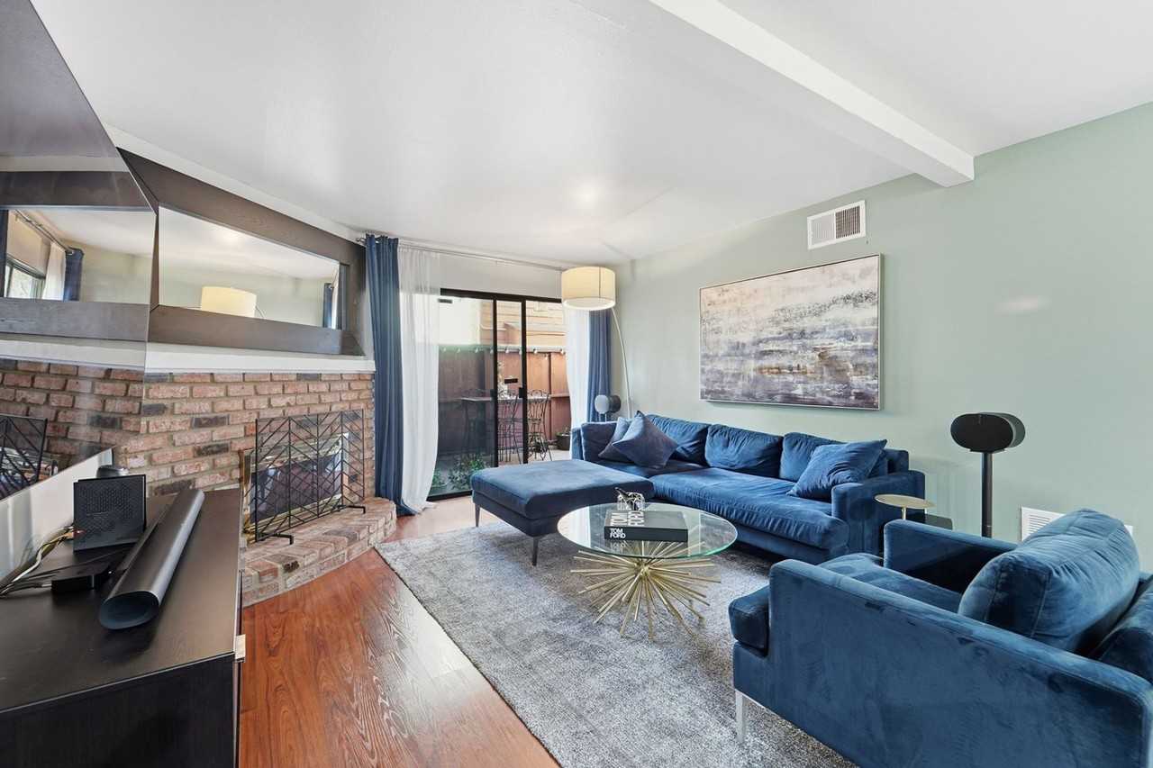 7135 Firmament Ave - Photo 3 of 32