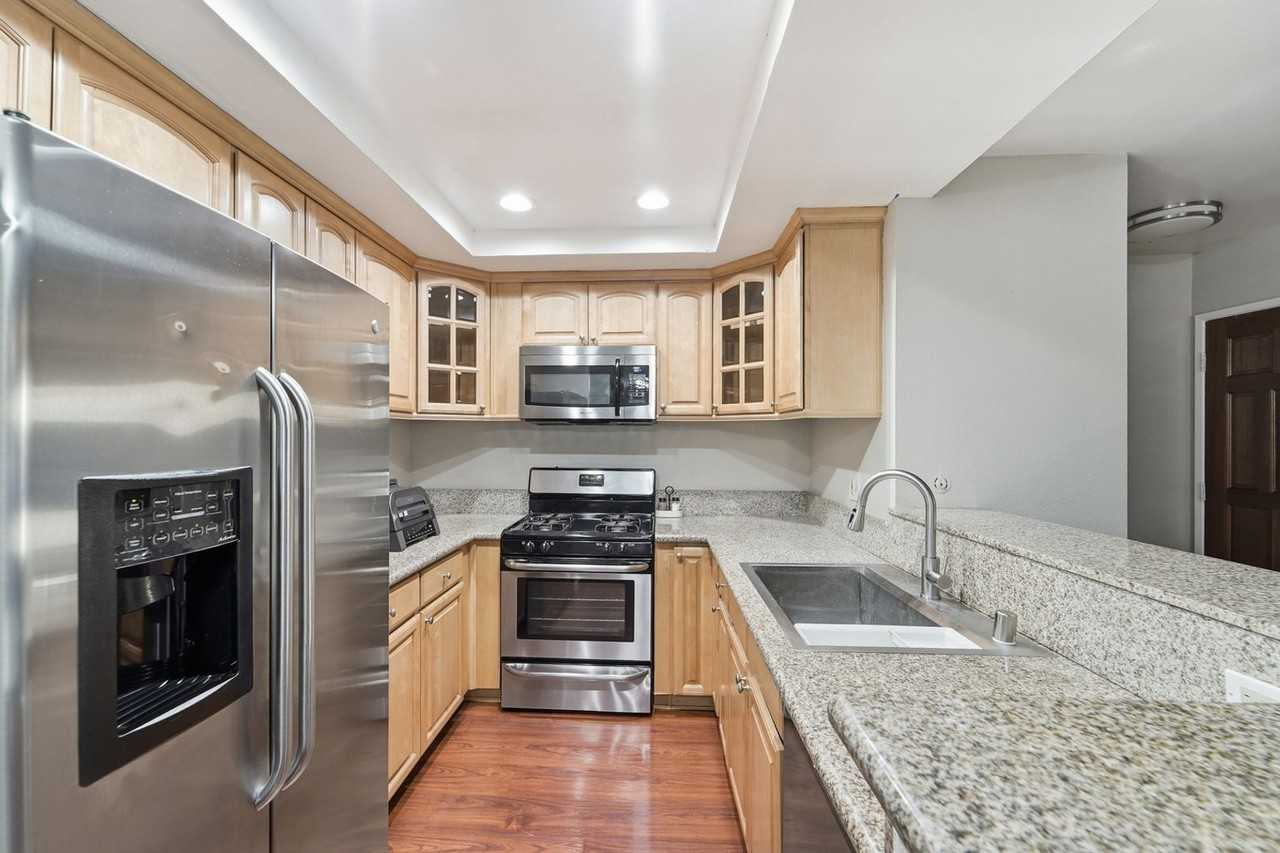 7135 Firmament Ave - Photo 6 of 32