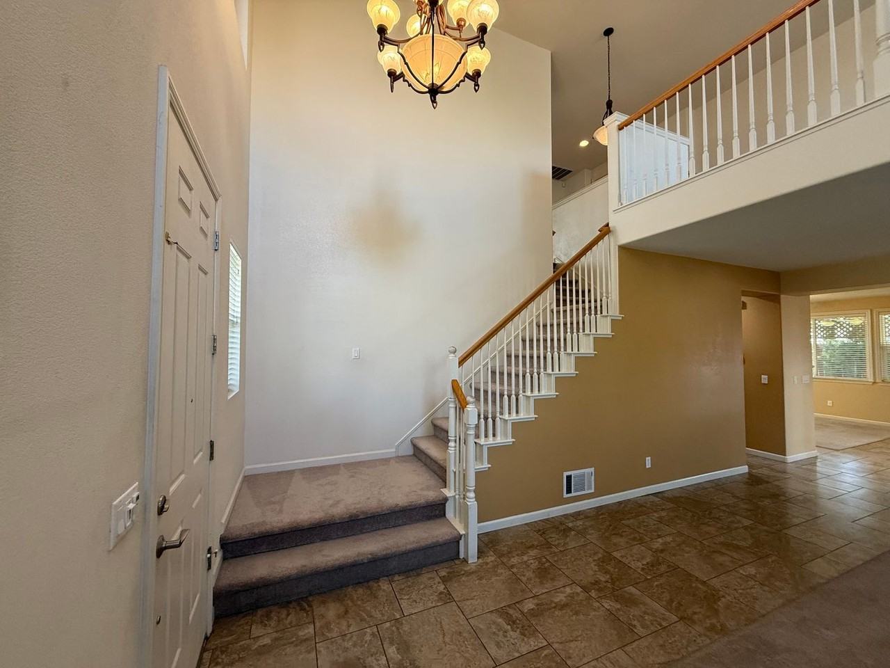 3025 Queens Gate Ct - Photo 5 of 50