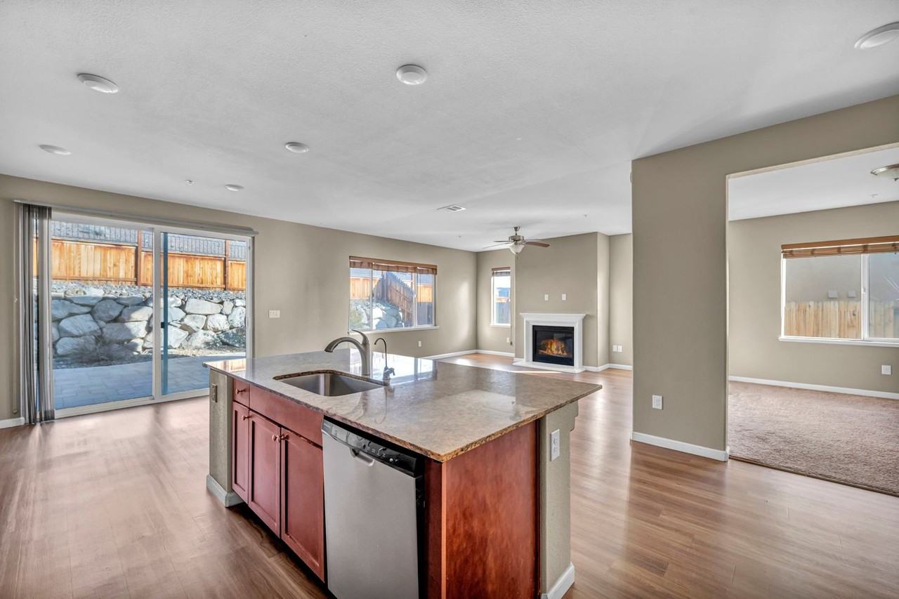 2751 Cityview Ter - Photo 2 of 50