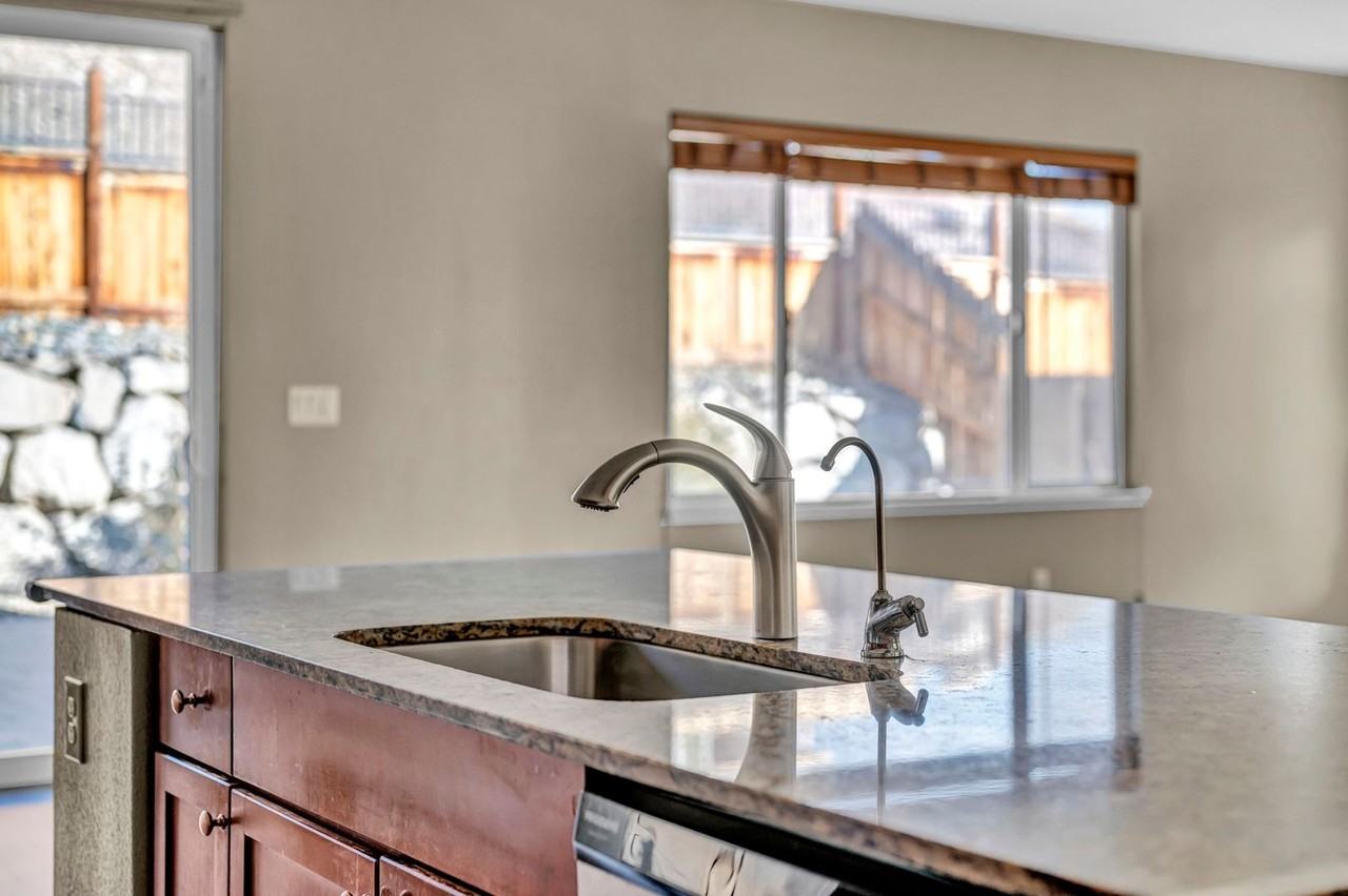 2751 Cityview Ter - Photo 4 of 50