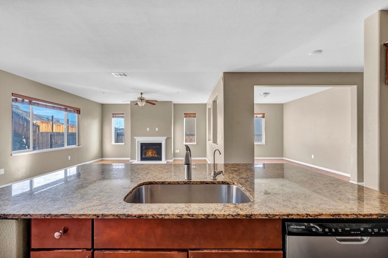 2751 Cityview Ter - Photo 7 of 50