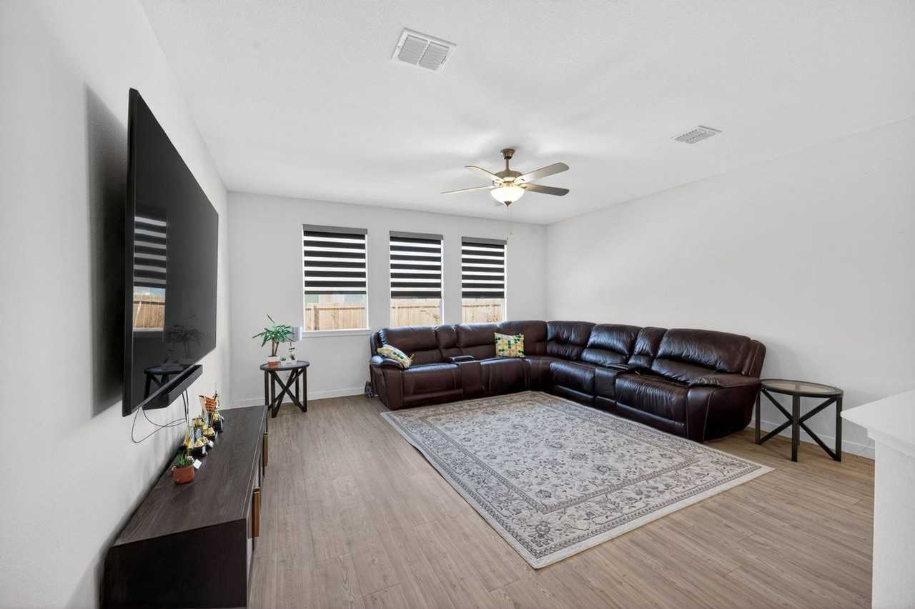 7025 English Elm Trl - Photo 3 of 15