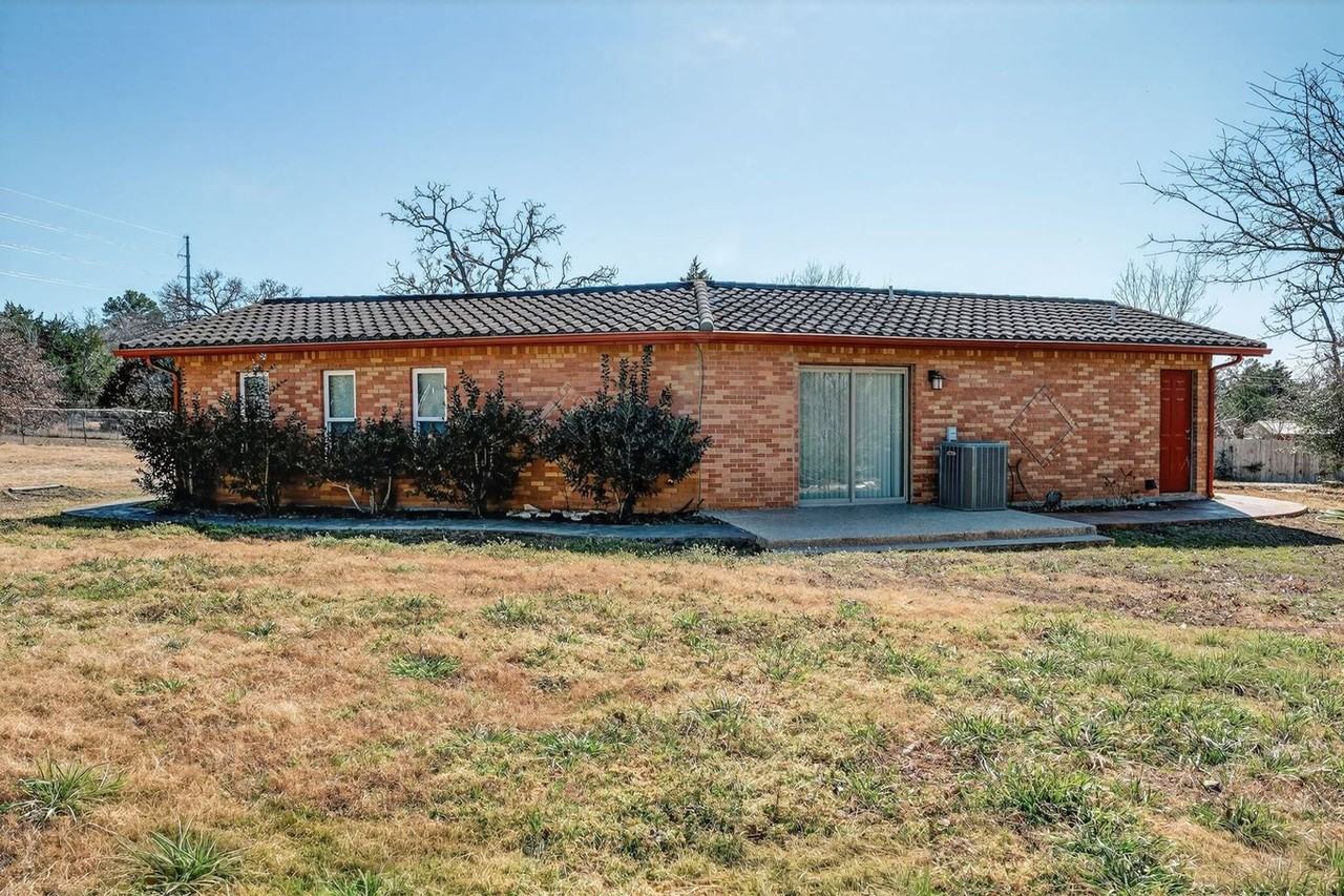 1059 N State Highway 95 - Photo 7 of 30