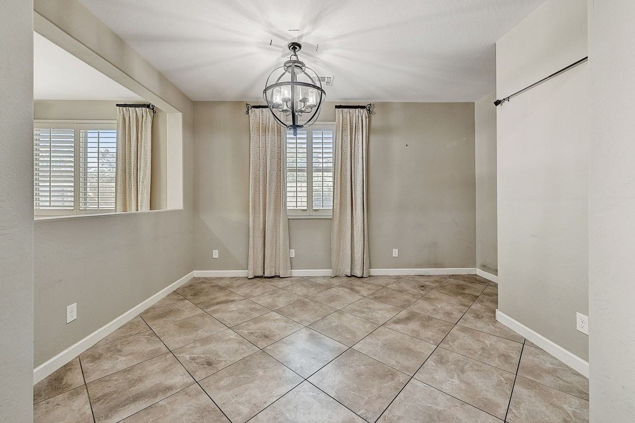 3631 E Sophie Ln - Photo 2 of 40