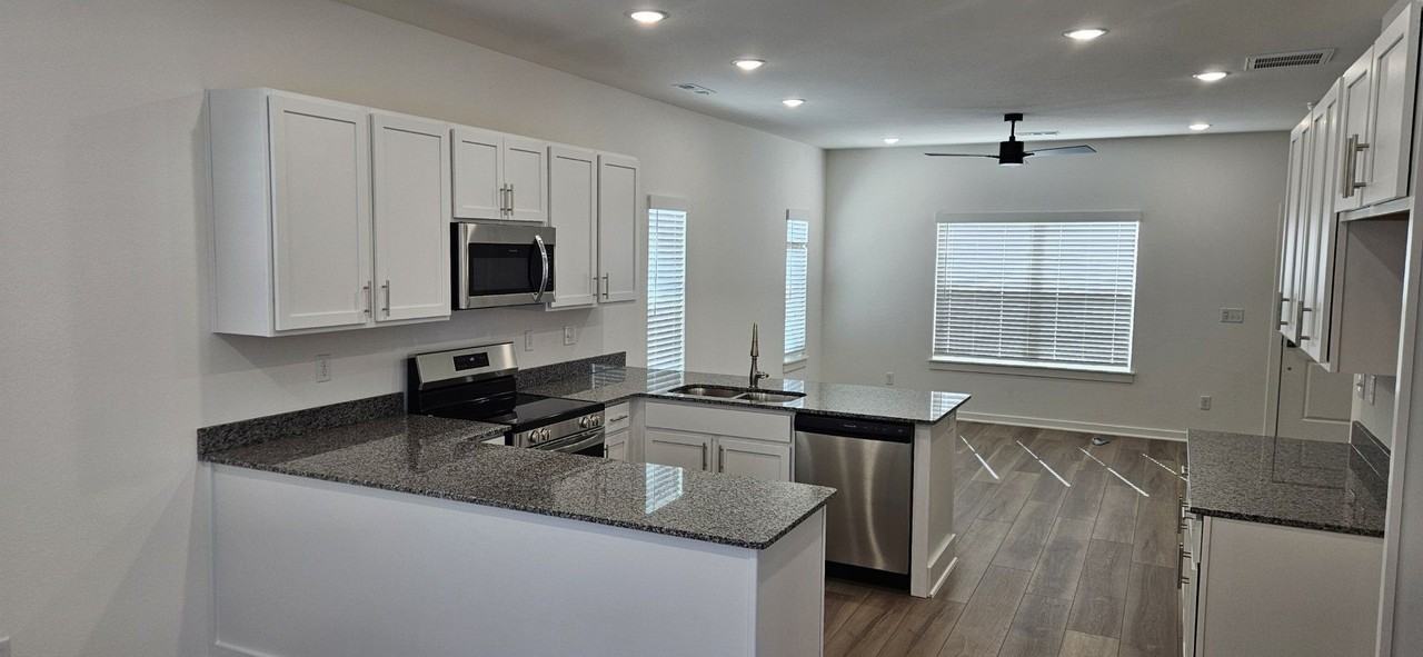 1378 W Mount Comfort Rd - Photo 4 of 24