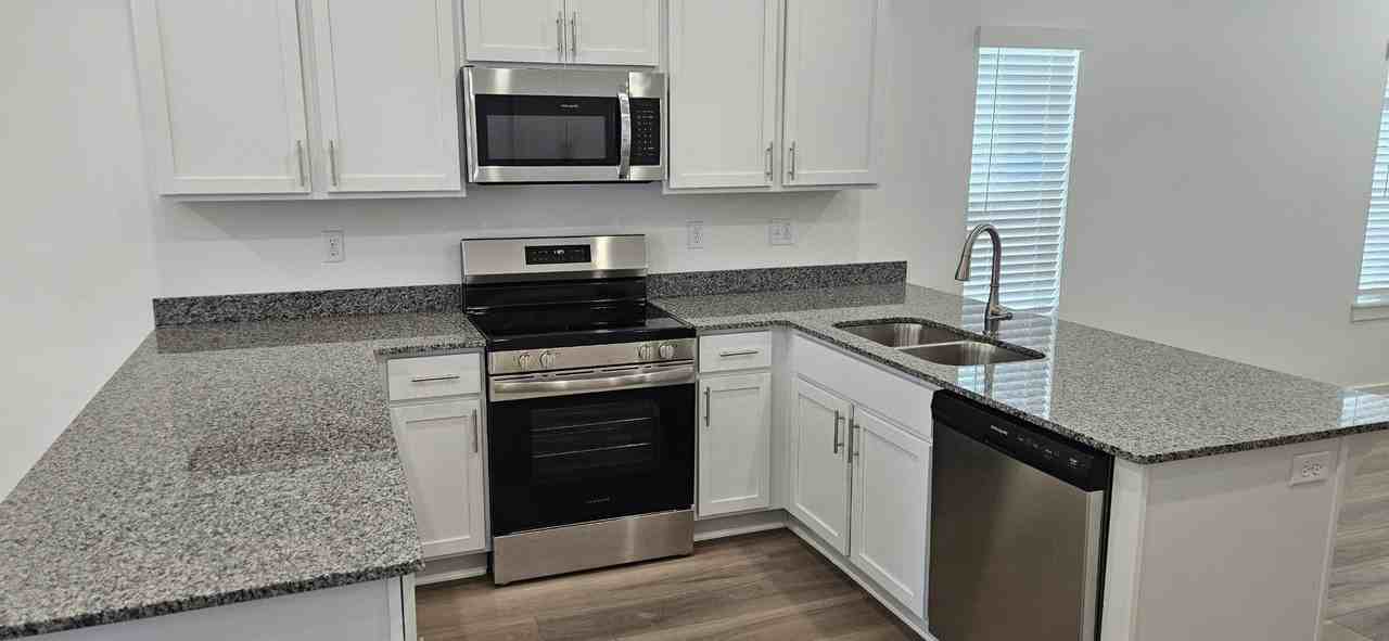 1378 W Mount Comfort Rd - Photo 5 of 24