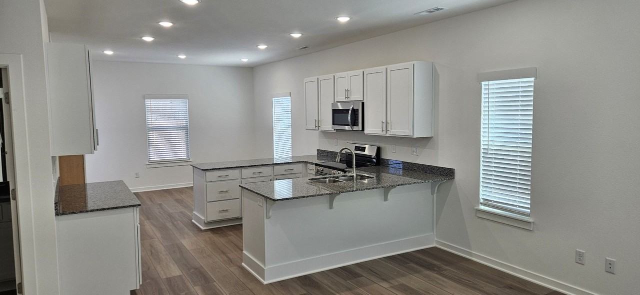 1378 W Mount Comfort Rd - Photo 7 of 24