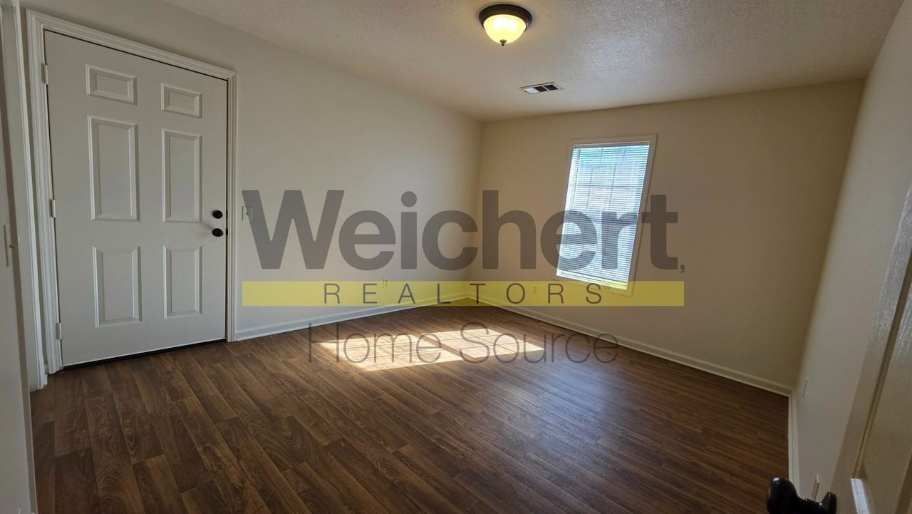 317 S 12th St - Photo 7 of 9