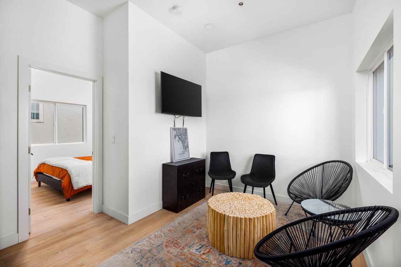 2110 Drescher street - Photo 4 of 20