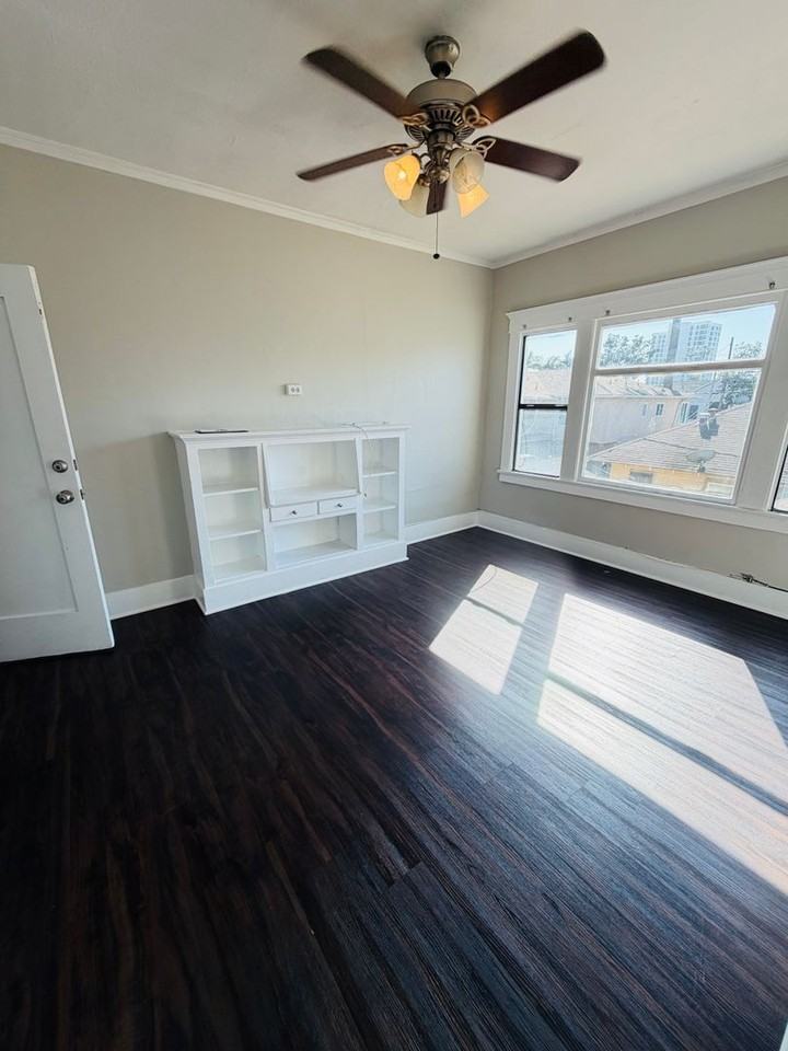 1220 E Broadway - Photo 4 of 9