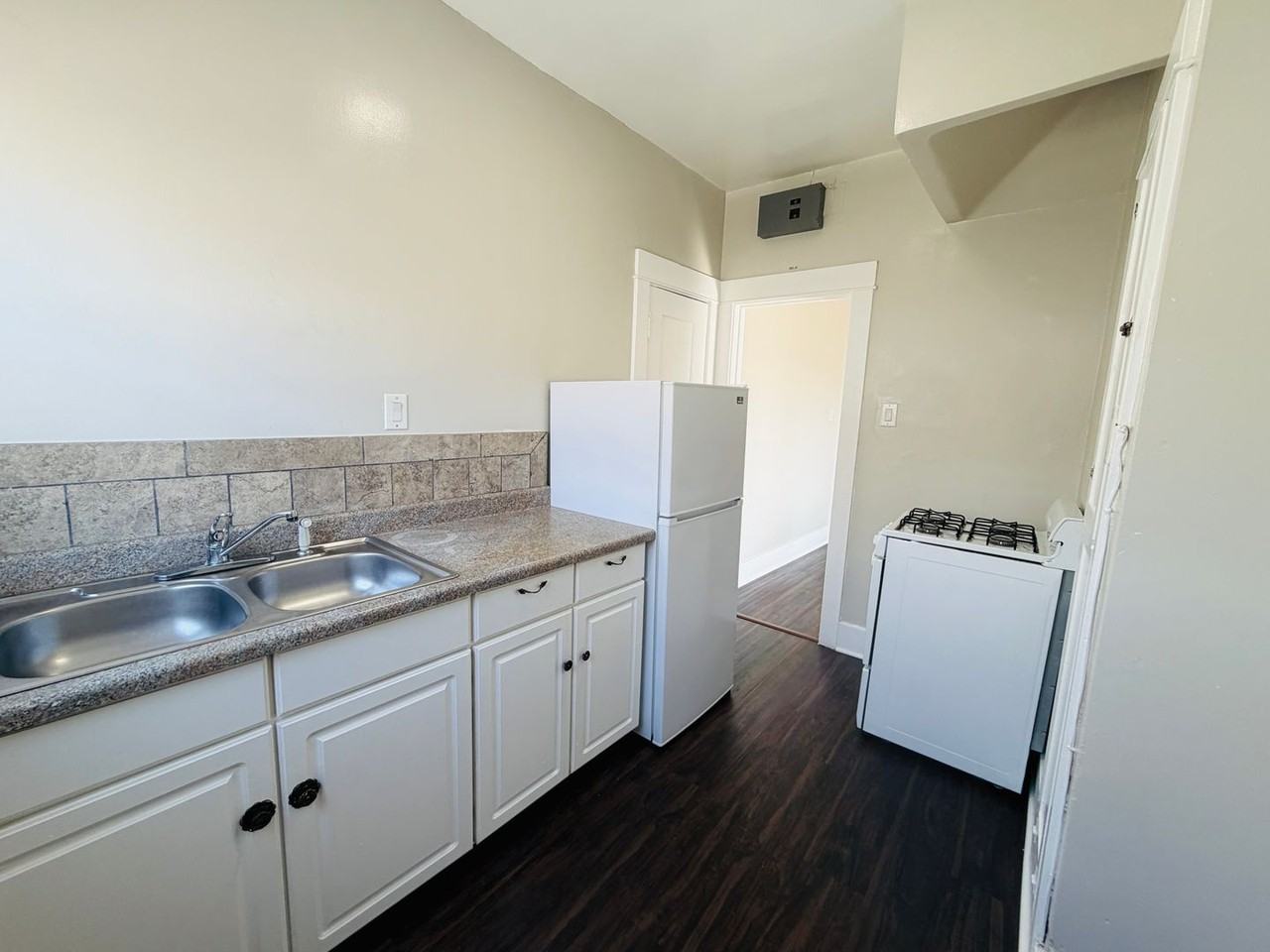 1220 E Broadway - Photo 5 of 9