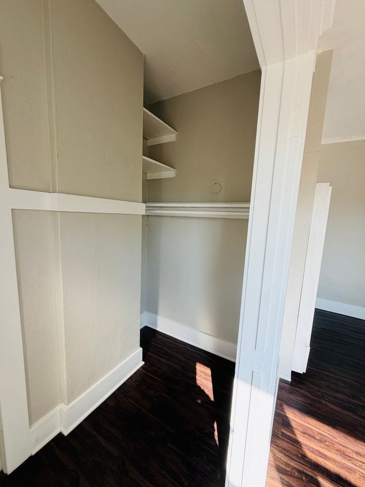 1220 E Broadway - Photo 7 of 9