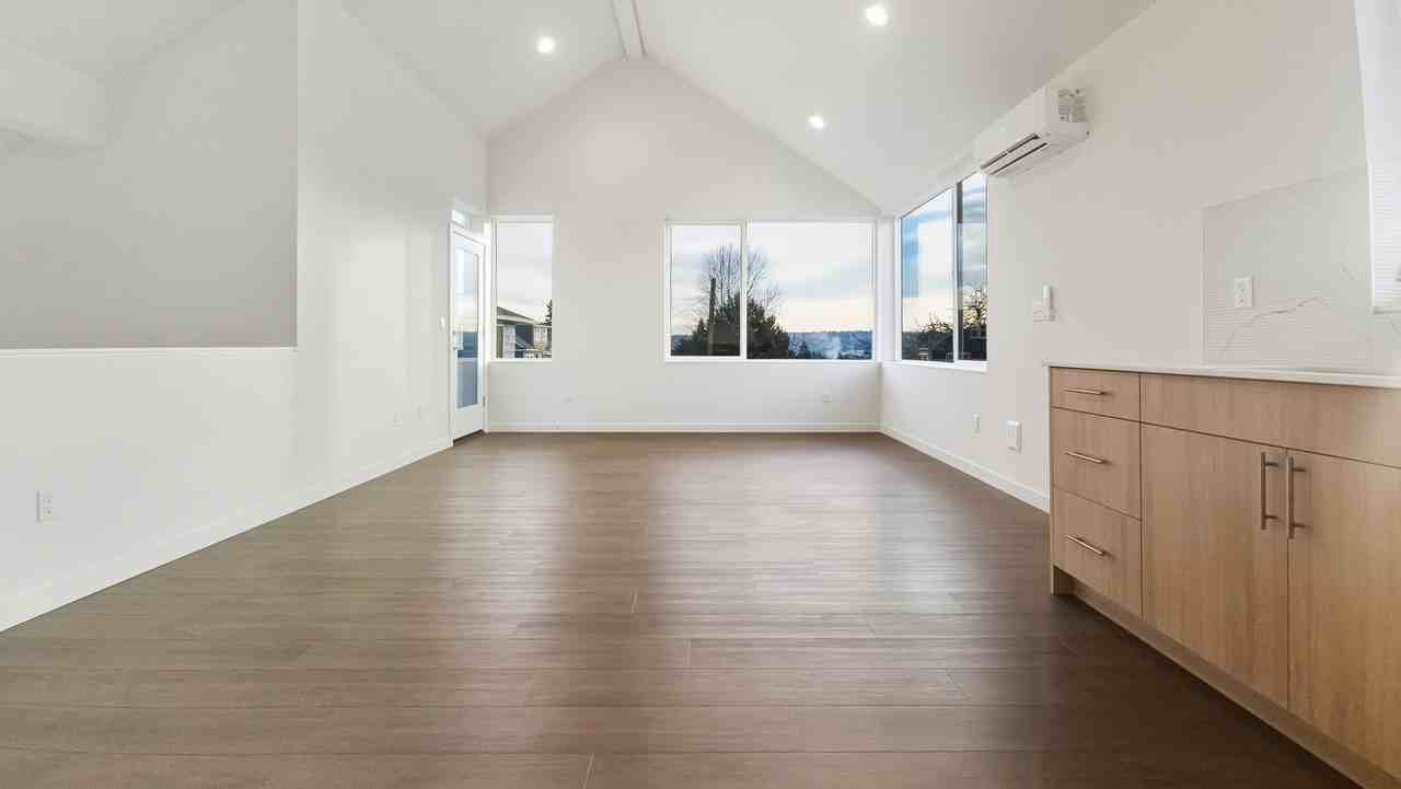 5209 13th Ave S - Photo 5 of 24