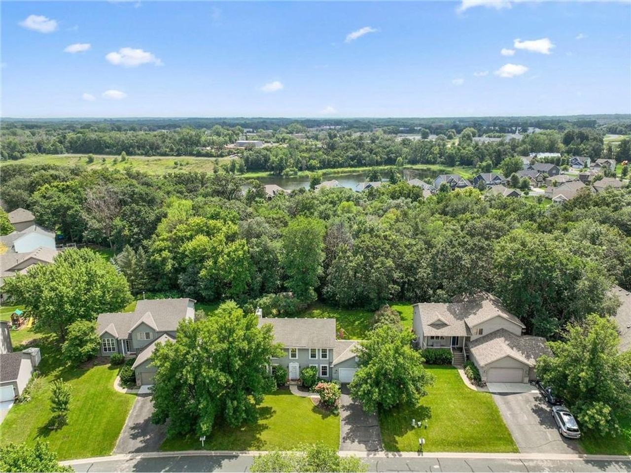 16345 Victoria Curv Se - Photo 2 of 36