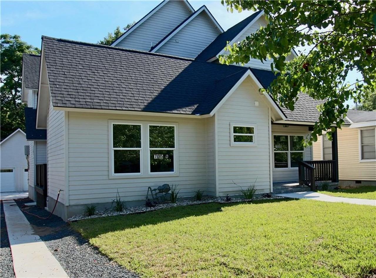 705 Harris Ave #A - Photo 2 of 50