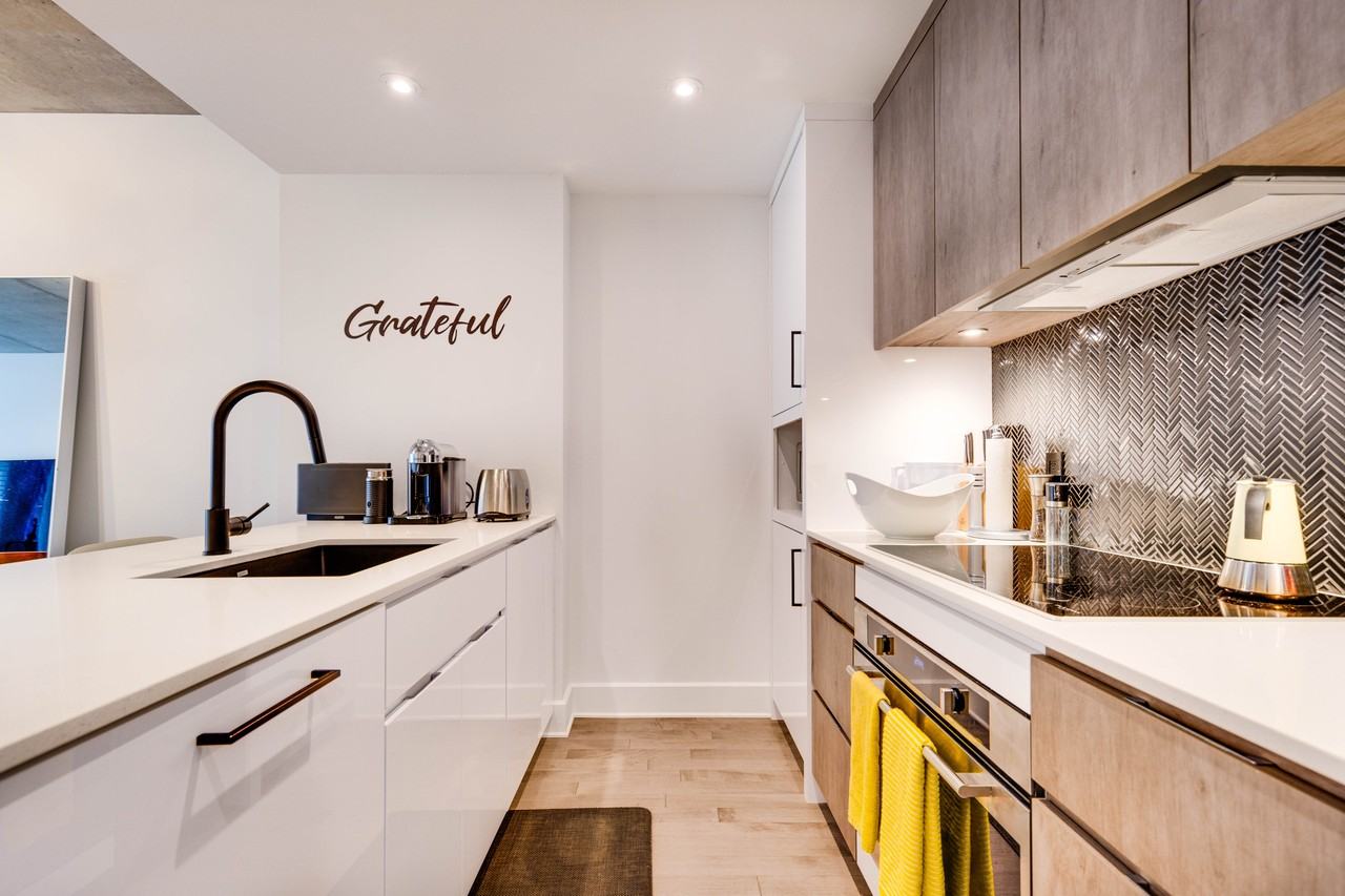 38 Rue Square-Sir-George-Étienne-Cartier #3333 - Photo 4 of 27