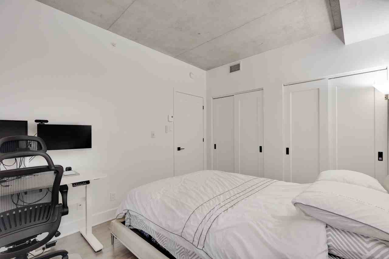 38 Rue Square-Sir-George-Étienne-Cartier #3333 - Photo 7 of 27