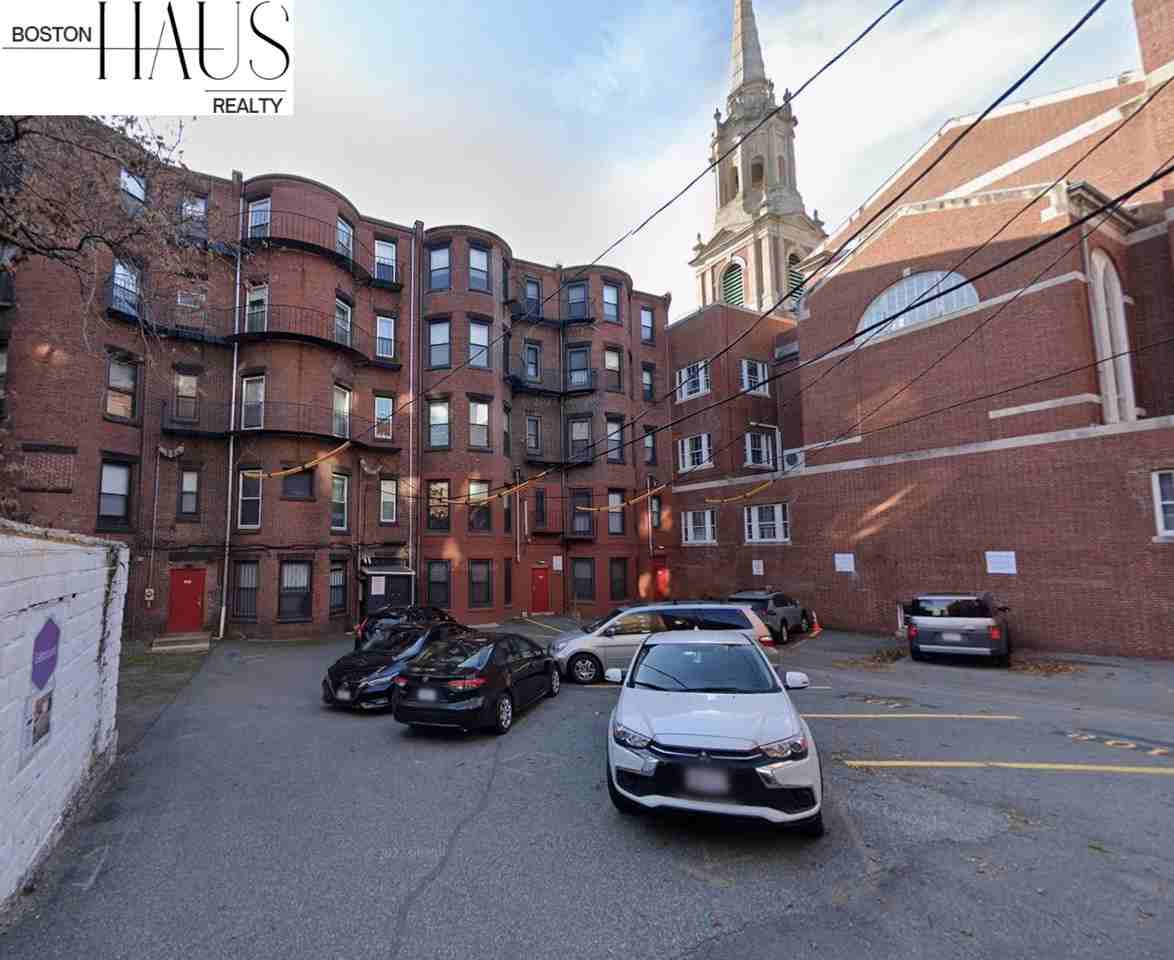 868 Beacon St #8 - Photo 6 of 9