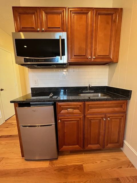 868 Beacon St #8 - Photo 4 of 9