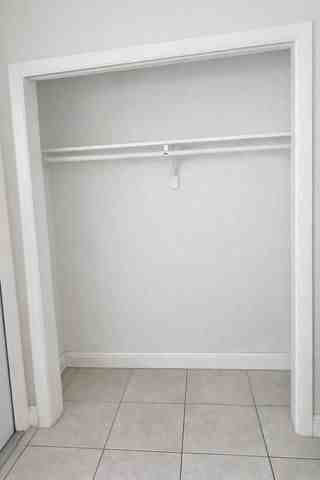 420 Se 22nd St ##2 - Photo 4 of 6