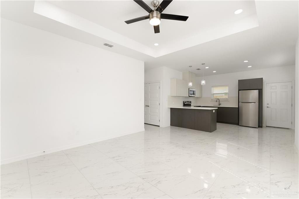 Notre Dame Ave ##3 - Photo 2 of 12