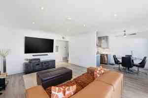 featured image of 450 W Vermont Ave ##602