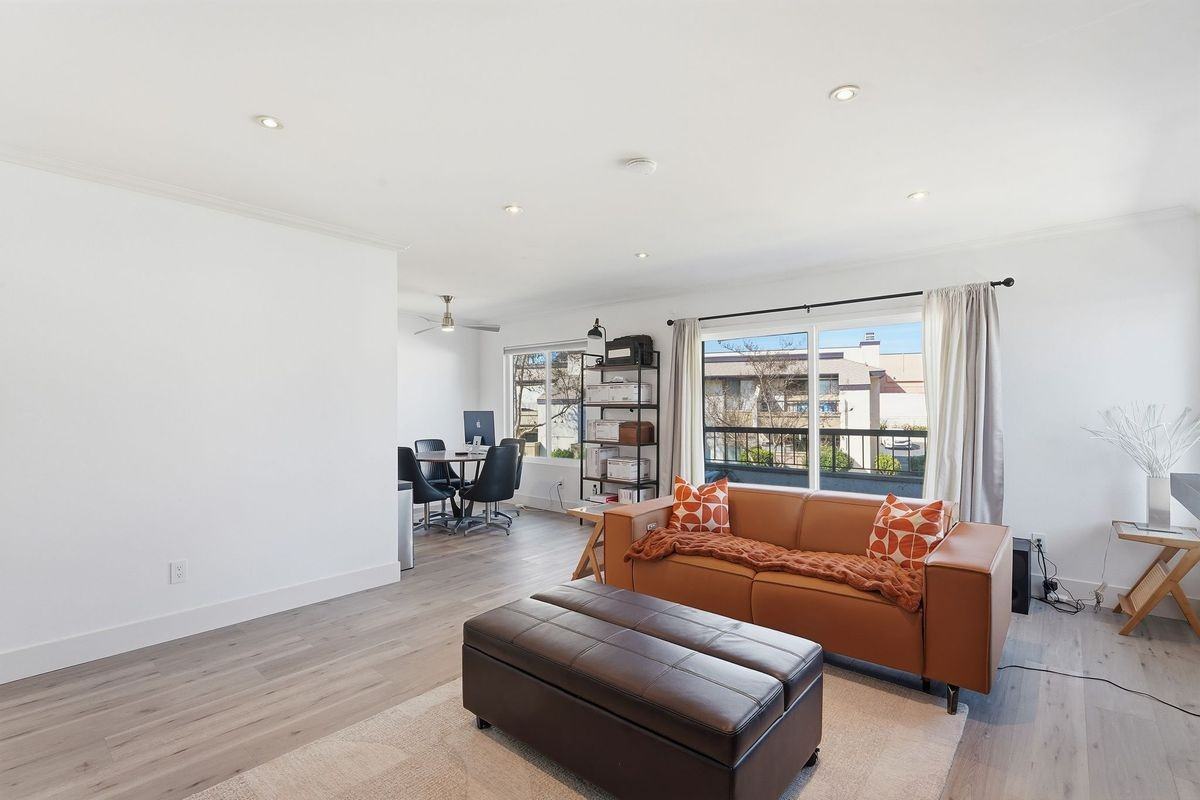 450 W Vermont Ave ##602 - Photo 4 of 23