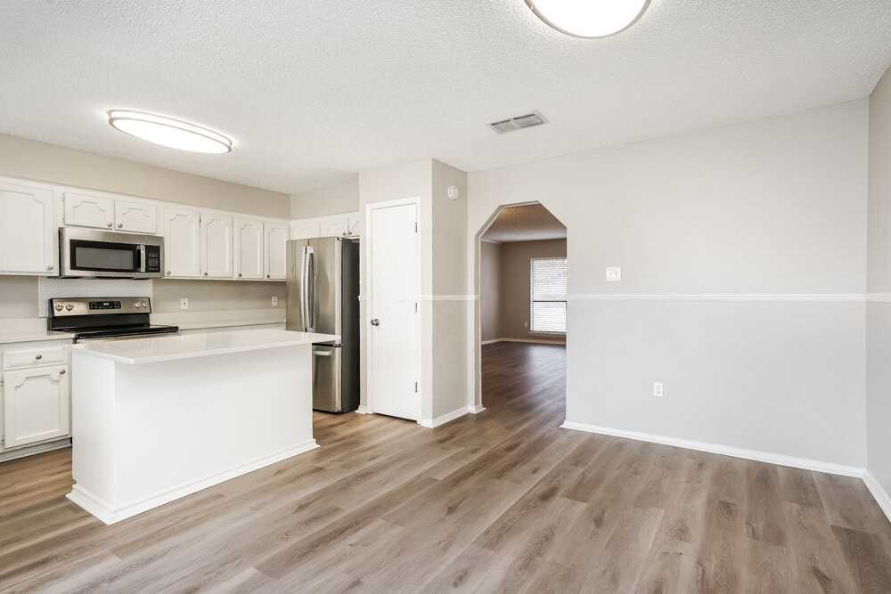 6628 Brookdale Dr - Photo 6 of 16