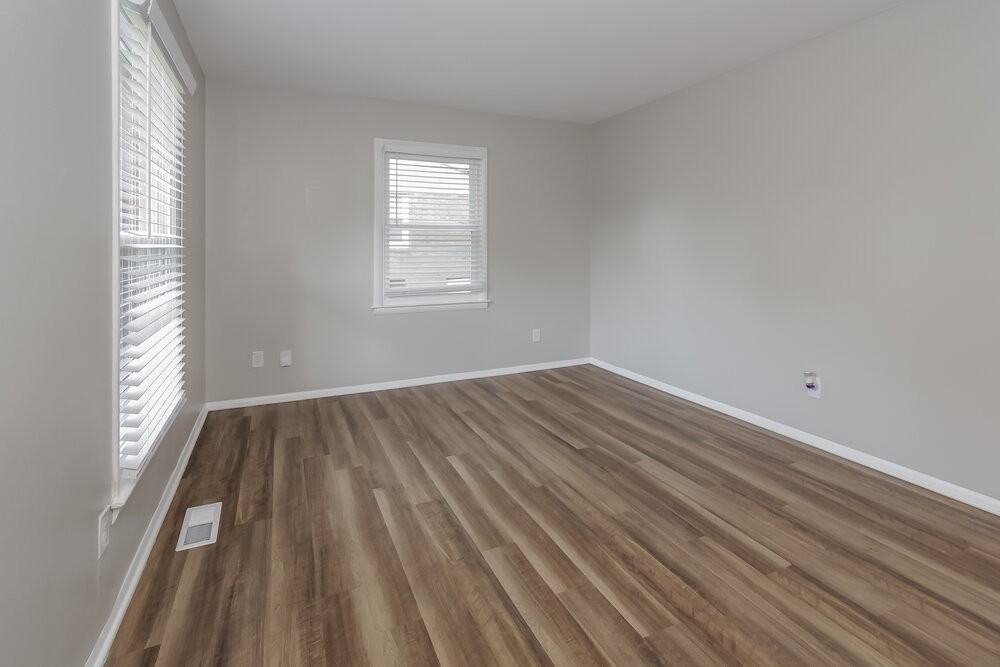 624 Dobson Dr - Photo 4 of 16