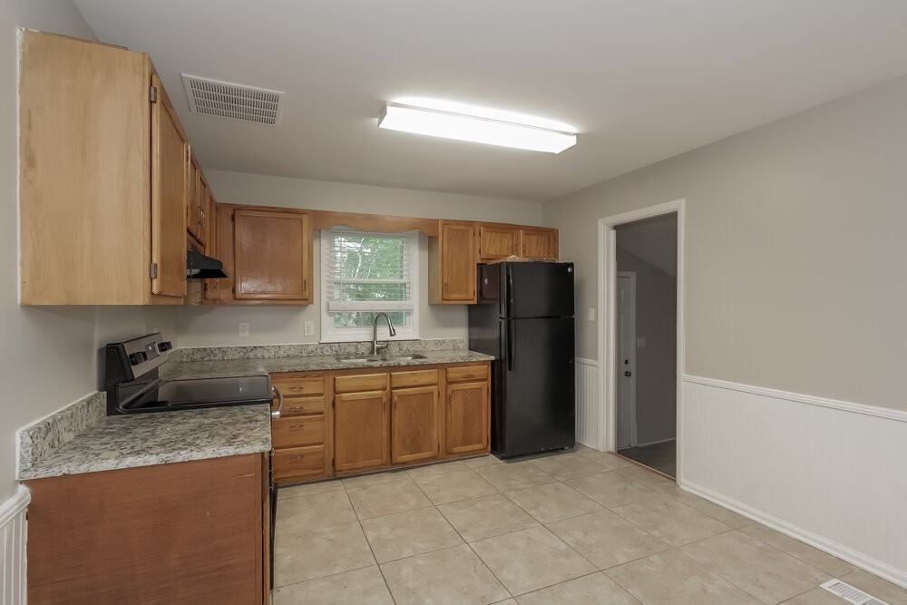 624 Dobson Dr - Photo 6 of 16